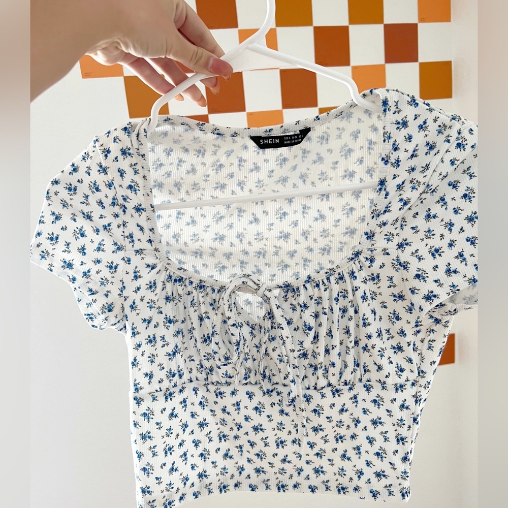 cropped floral tee